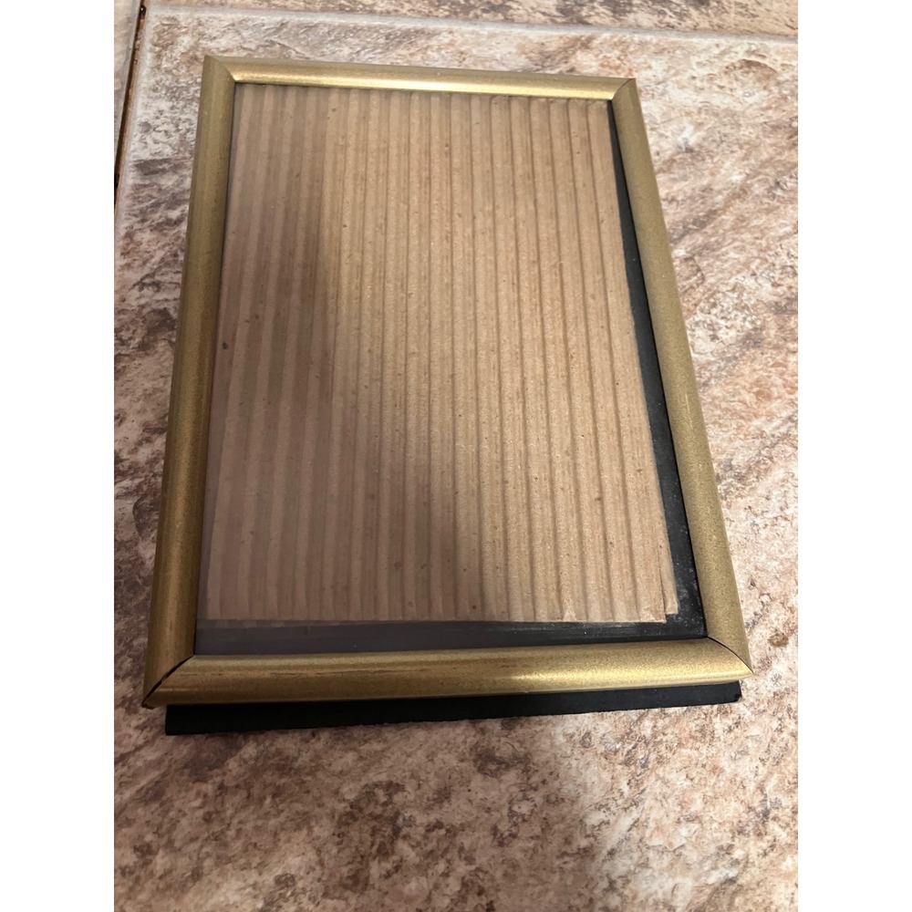 Intercraft Gold Tone Metal 5x7 Picture Frame Tabletop Easel Back Glass Front
